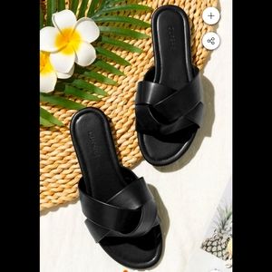 🆕️ NWT Cupshe Onyx Black Crisscross Slide Sandals
